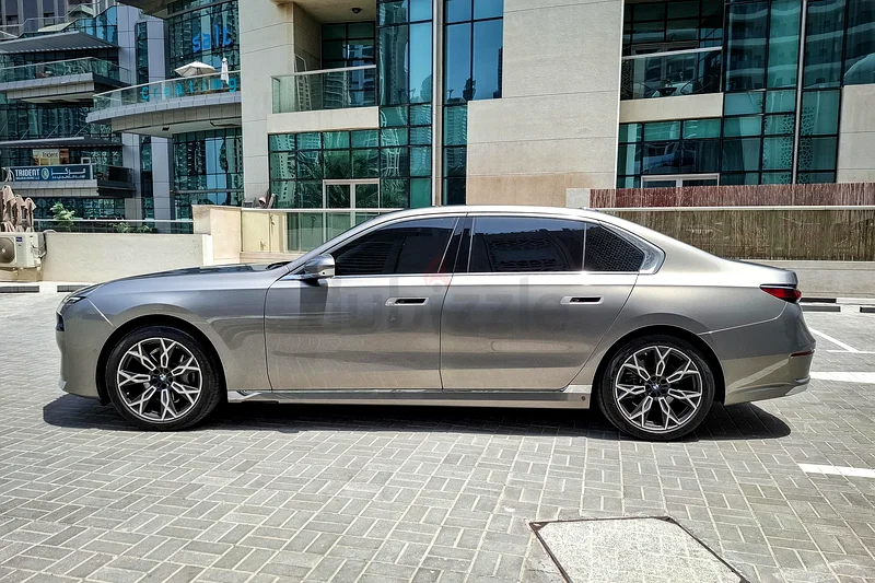 6610 درهم شهريًا | سيارة BMW سلسلة 7 735i من طراز 2026 | مواصفات دول مجلس التعاون الخليجي | المرجع #35808163484910777474114
