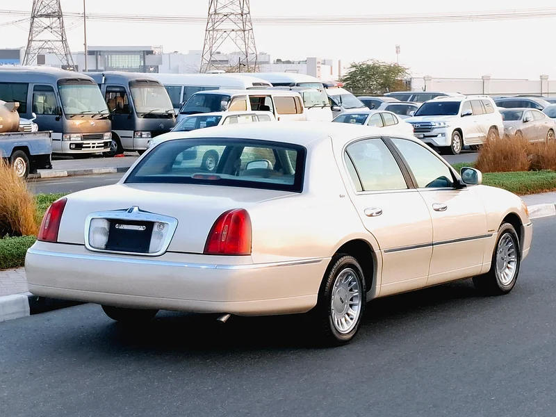 Lincoln twon car63491307971331114