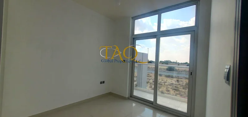 شاغرة عند التناقل - تاون هاوس 3 غرف نوم - إطلالة على الحديقة - صف واحد64003601493507114