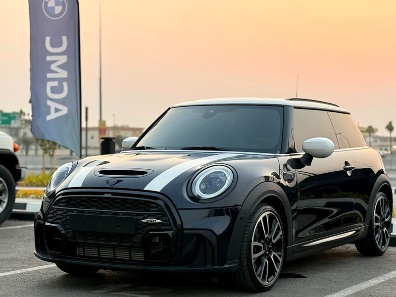 Mini Cooper S GCC full option original paint under warranty and service contracts63479888245889112