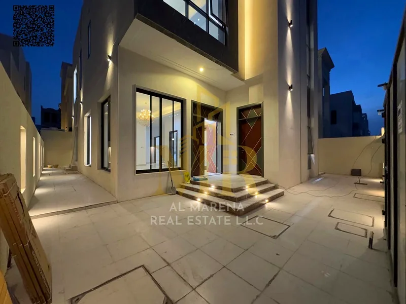 A villa directly from the owner, with personal finishing, on a main street, close to all services. Freehold for all nationalities and without a down p63898098135043113