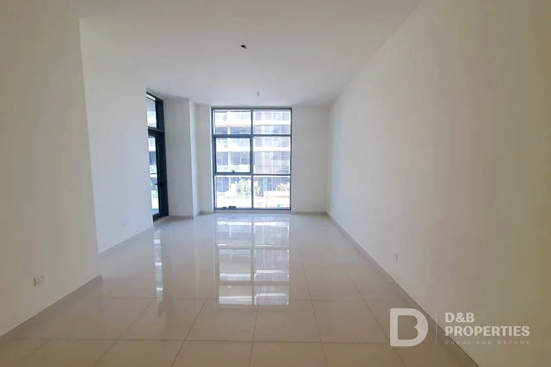 Well-Lit | Pool View | Spacious Layout63739165996673111