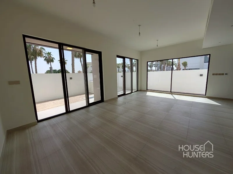 VASTU COMPLIANT | SPACIOUS LAYOUT | CLOSE TO ENTRY63970855093121114