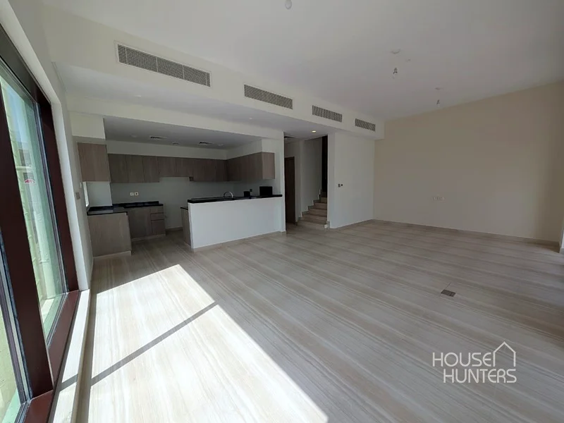 VASTU COMPLIANT | SPACIOUS LAYOUT | CLOSE TO ENTRY63970855093121113