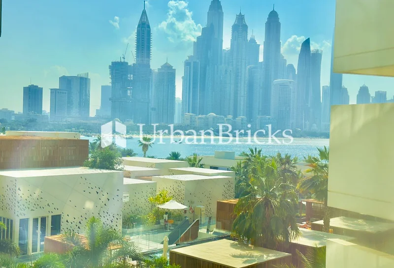 إطلالة على البحر | مُحدَّثة بالكامل | مفروشة بالكامل63654982539905110