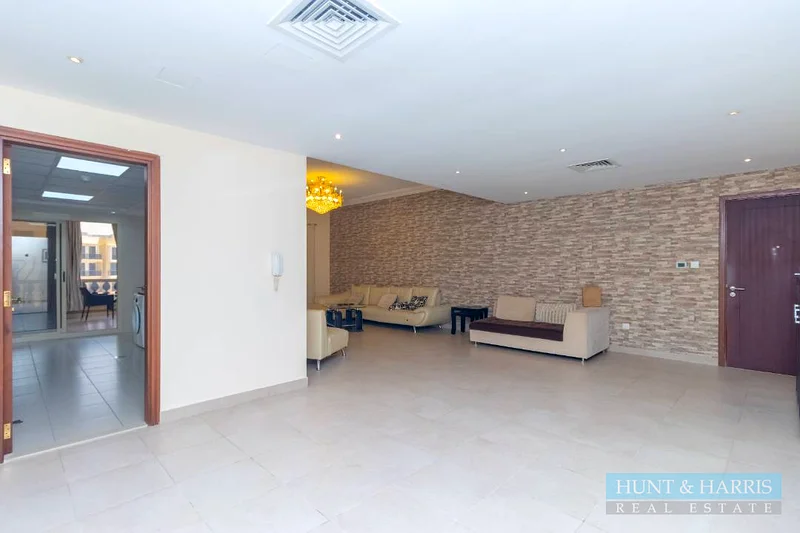 2 Bedrooms in Al Hamra for Sale - High Floor - Massive Terrace63859929586947113