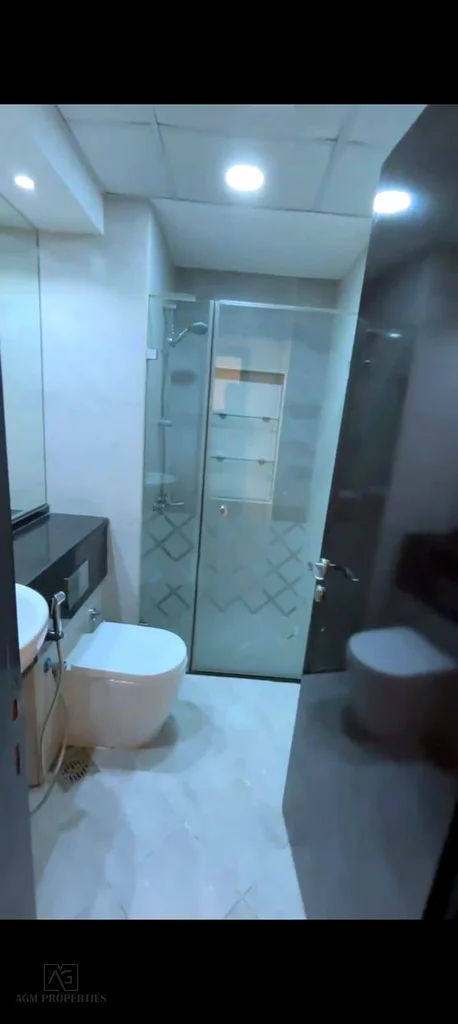 Nice location| beautiful layout| gym/ pool parking63742093108867110