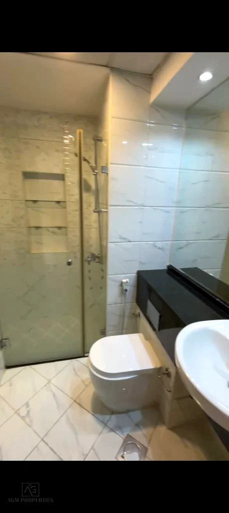 Nice location| beautiful layout| gym/ pool parking63742093108867112
