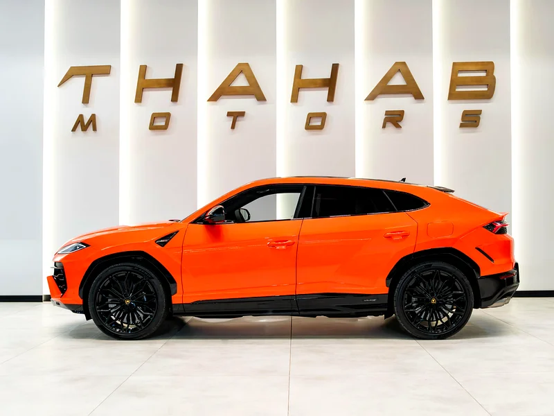 URUS. SE . Full Carbon .63490820365827112