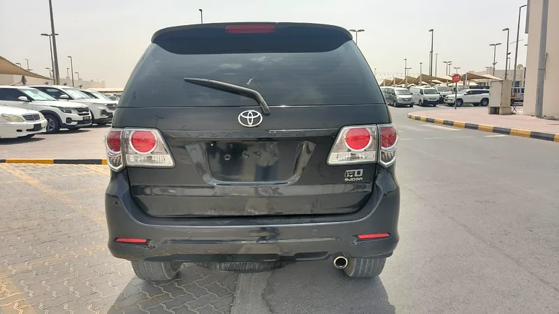 Toyota Fortuner63484347705859113