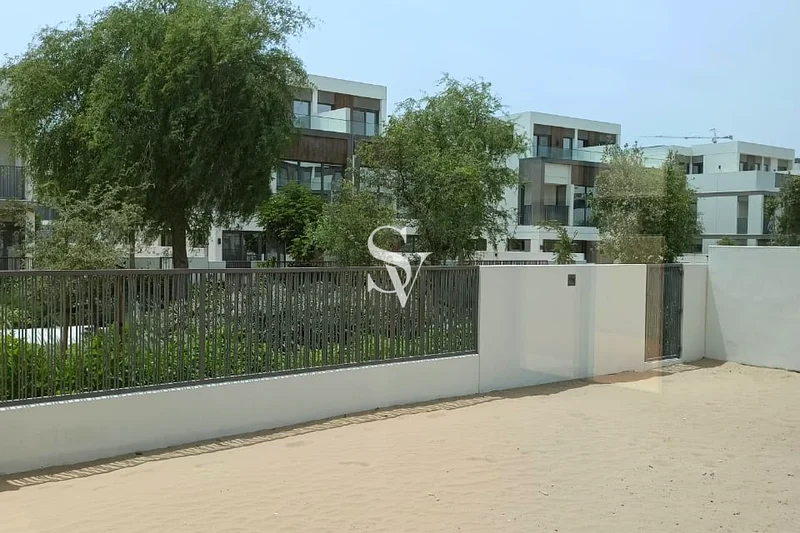 Backing Greenspace | Closed Kitchen | Single Row63806918645507114