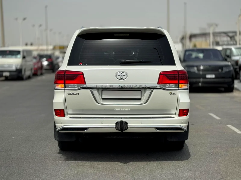 LC200 4.6L Petrol V8 2018 UAE Price @ 187,500 AED63484694161155112