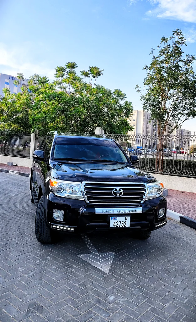 Land cruiser 2015 V8 urgent sale63484600982401113