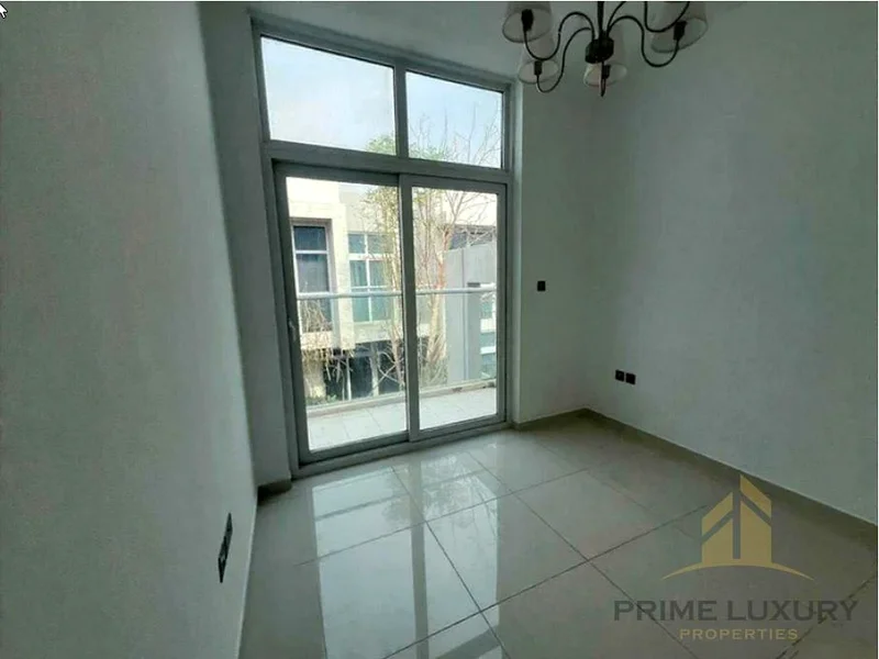 غير مفروشة | B2B | وحدة واسعة | النوع RRM63748000156163114