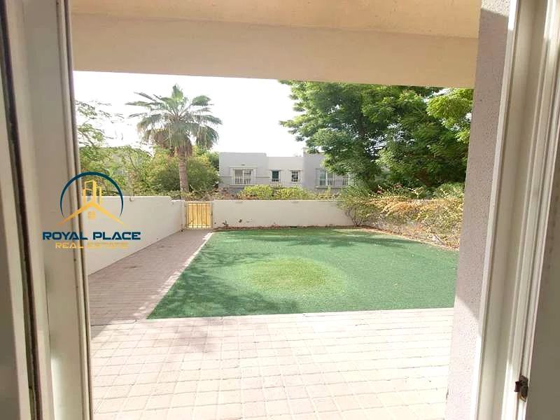 WELL MAINTAIN /  VACANT /  CLOSE TO POOL and PARK63729125936641111
