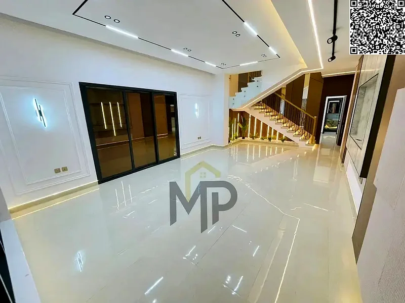فرصة ذهبية بتشطيبات مميزة وتصميم ممتاز في منطقة الهيليو 2 مقابل مجتمع أزها، وبسعر يشمل التسجيل63897420712065112