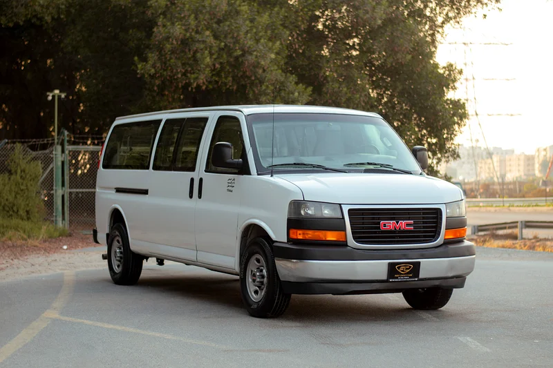 Savana | 15-Seater Passenger Van | GCC Specs | Automatic | Ref#G5625063490695960193111