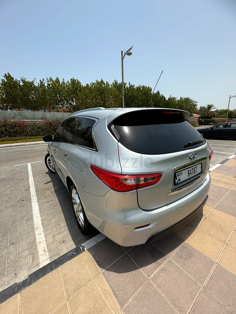 Urgent Sale INFINITY JX35 , AMERICAN SPEC ,well maintained, seat and drive,Good condition 105K km.63613464727681111