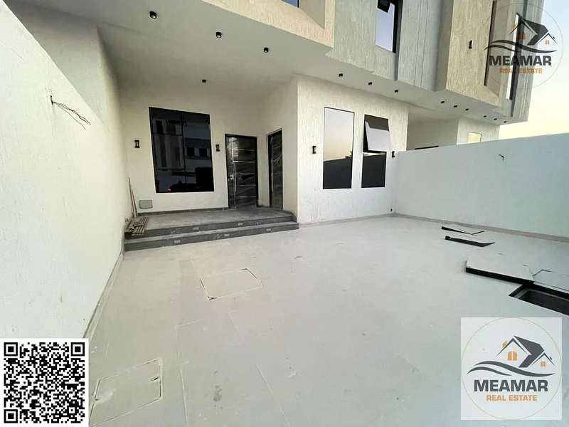 For sale at a great price, a 4-bedroom townhouse with a roof, including registration fees, in Al He63893128954242110