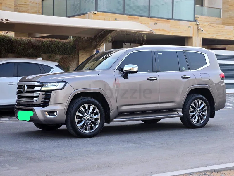 Toyota Landcruiser twin turbo VXR top of the range 2022 Agency maintained low mileage accident free.63484694183810112
