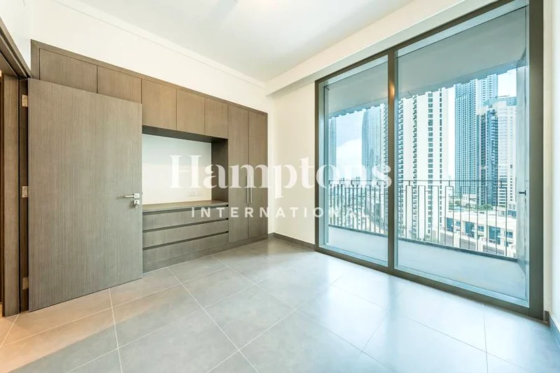 BRIGHT  | PRIME LOCATION | PARK AND CREEK VIEW63760513570179114