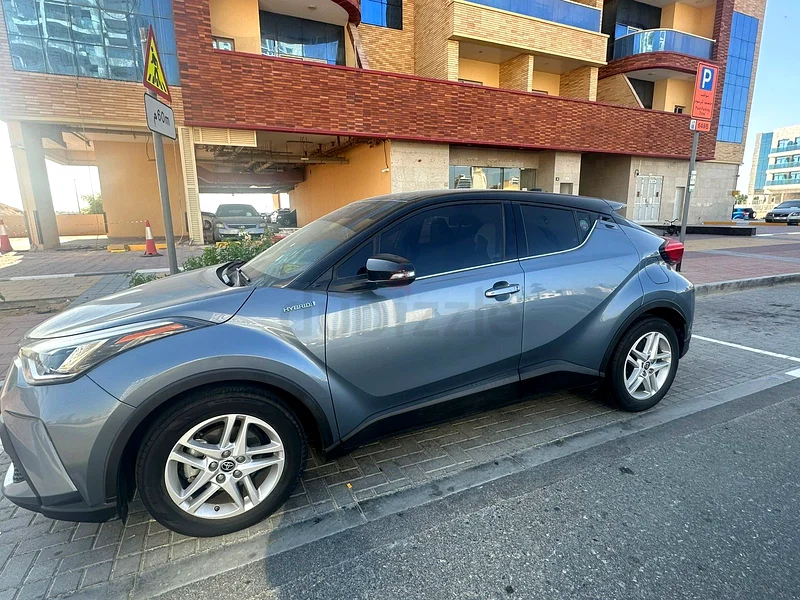 TOYOTA C-HR HYBRID • LOW KMS • ONE OWNER
• PERFECT CONDITION63484283965185111