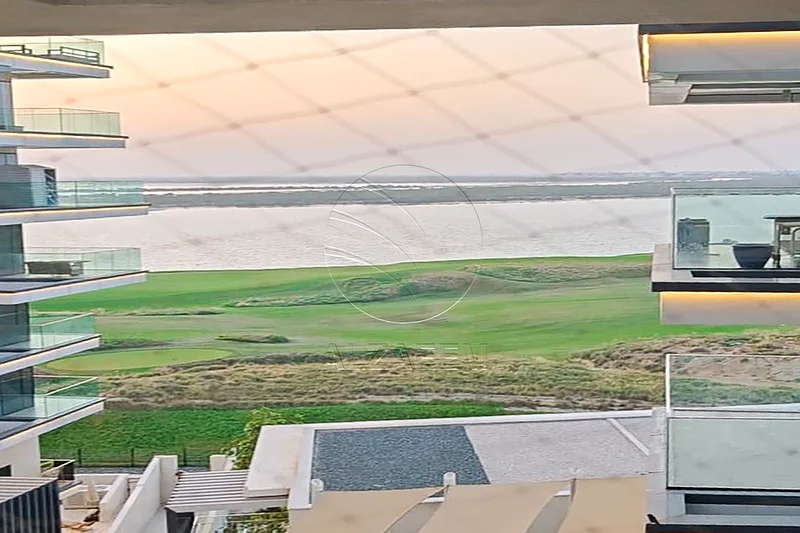 High Level Corner Unit with Lovely Views63848490806915111