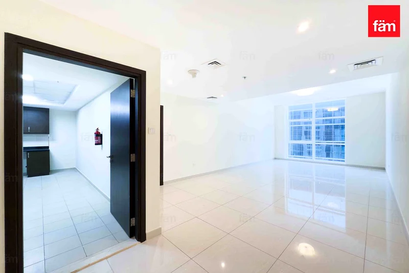 Vacant | Unfurnished | Near Metro63745934970113112