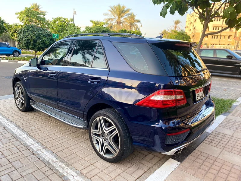 Mercedes ML63 AMG63488176817539112