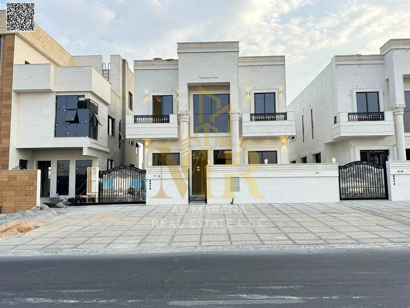 Villa at a price inclusive of registration and ownership fees, with electricity, water and air conditioners, on the main street, ready for occupancy i63898098160257111