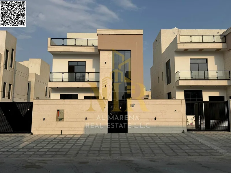 فيلا مباشرة من المالك، مع تشطيب شخصي، على شارع رئيسي، قريبة من جميع الخدمات. ملكية تامة لجميع الجنسيات وبدون دفعة أولى63897311294593110