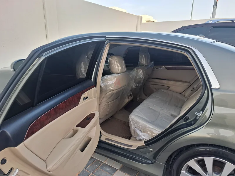 تويوتا أفالون موديل 2011 نظيفة جدا أعلى مواصفات تشغيل عن بعد السعر 26000 قابل63484380393730112