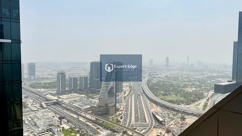 تصميم كبير | شقة بغرفة نوم واحدة في الطوابق العليا | موقع متميز في شارع الشيخ زايد63745935023234113