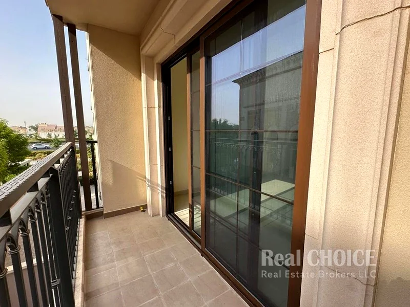 Move-in Ready| Bright and Spacious| Fully Rennovated63915253600258114