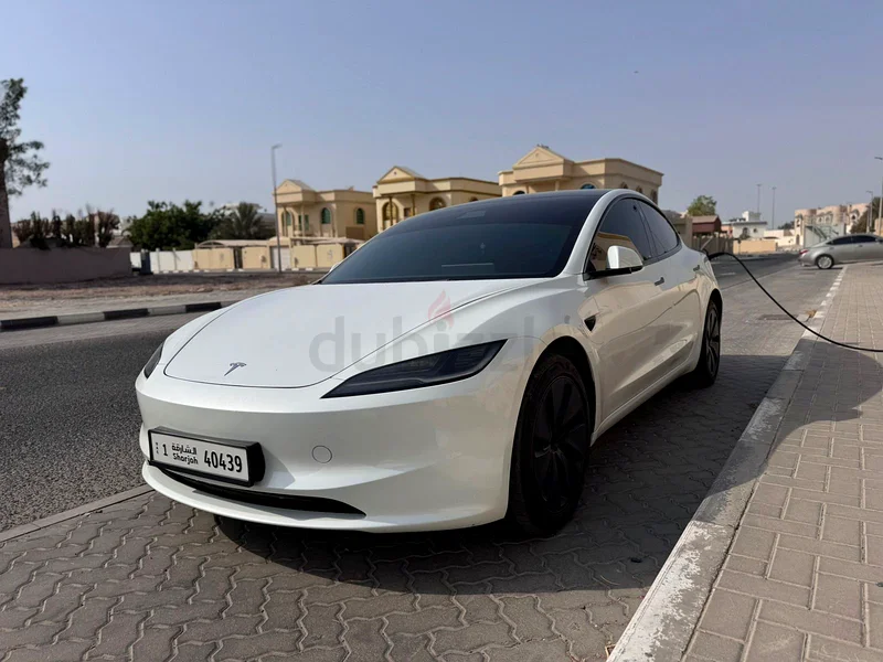 Tesla Model 3 202563490630796289112
