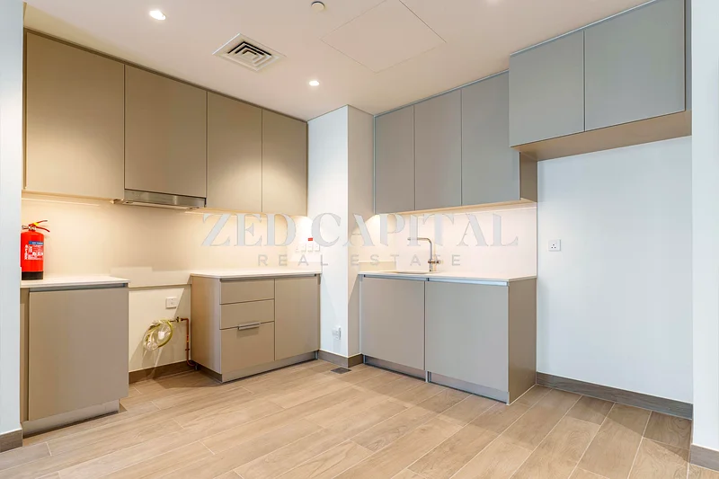 Spacious | Pool View | Exclusive | Brand New64025804465026114