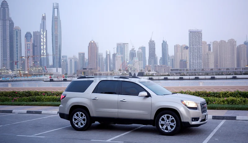 GMC Acadia 2015 SLT GCC 145k km 8-seater SUV63479545632515111