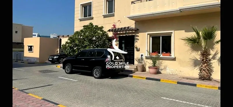 فيلا فسيحة بـ 5 غرف نوم + خادمة ||| مثالية للعيش العائلي ||| مجتمع مغلق63743789476739112