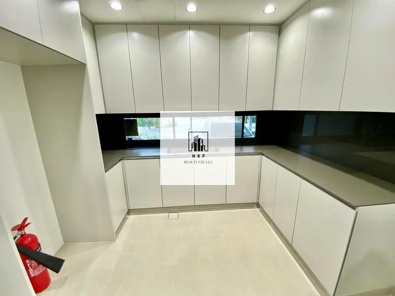Spacious and luxurious three-bedroom townhouse in Masaar,63699746945283112