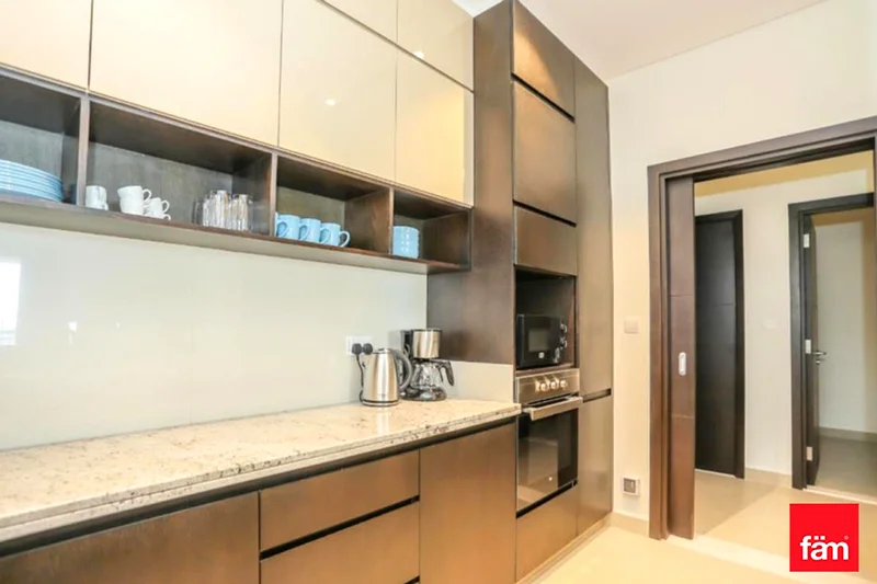Spacious! Yacht Club Views | | Balcony64027766259714114