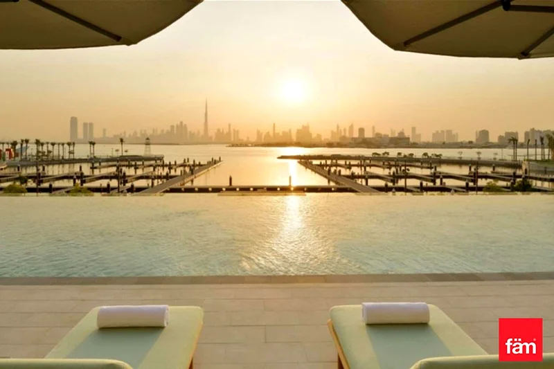 Spacious! Yacht Club Views | | Balcony64027766259714110