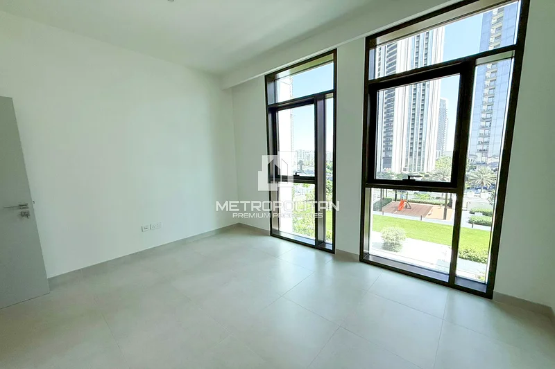Elegant Design | Waterfront | Modern Amenities63761631201666113