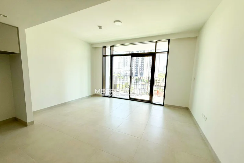 Elegant Design | Waterfront | Modern Amenities63761631201666112