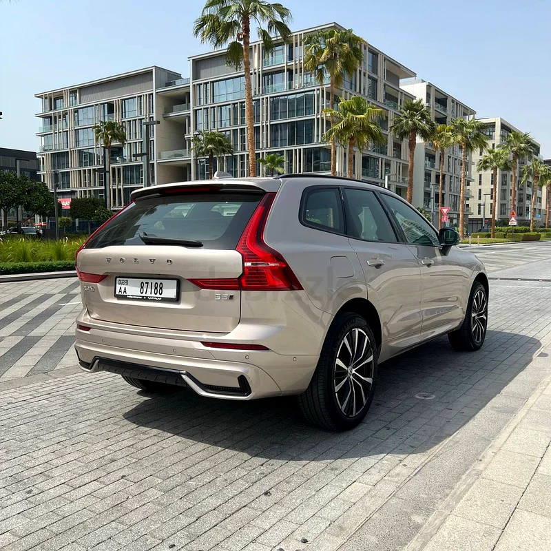 VOLVO XC60 B5 Ultimate Dark 2024 GCC63491372398594113
