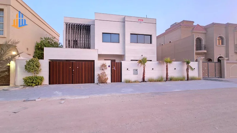 فرصة ذهبية للتملك بحريّة لجميع الجنسيات. موقع متميز جدًا، يقع مباشرة بجوار المسجد، قريب من جميع الخدمات.63874251072515112
