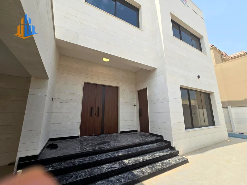 فرصة ذهبية للتملك بحريّة لجميع الجنسيات. موقع متميز جدًا، يقع مباشرة بجوار المسجد، قريب من جميع الخدمات.63874251072515114