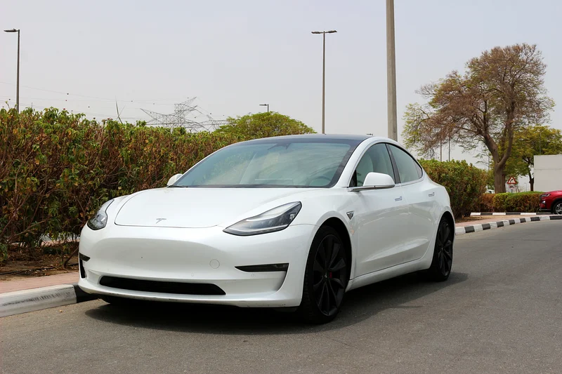 TESLA 3 PERFORMANCE AWD DUAL MOTORS 2020 GCC UNDER WARRANTY63490567520514112