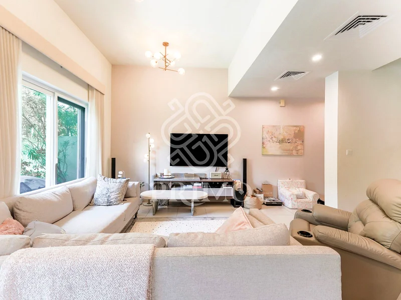 Spacious and Luminous | Single Row | Park View63736149686914113