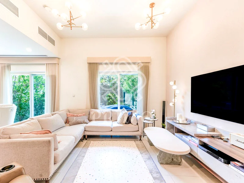 Spacious and Luminous | Single Row | Park View63736149686914111