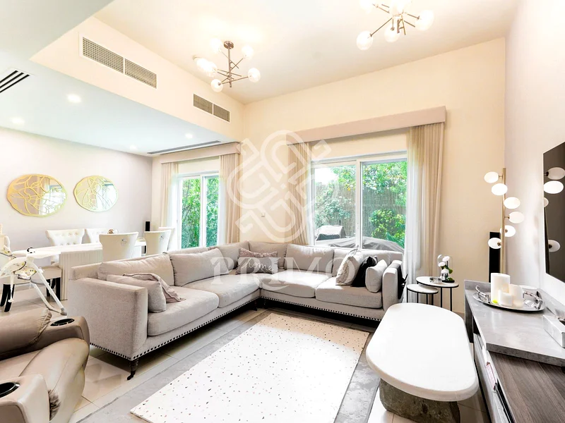 Spacious and Luminous | Single Row | Park View63736149686914112